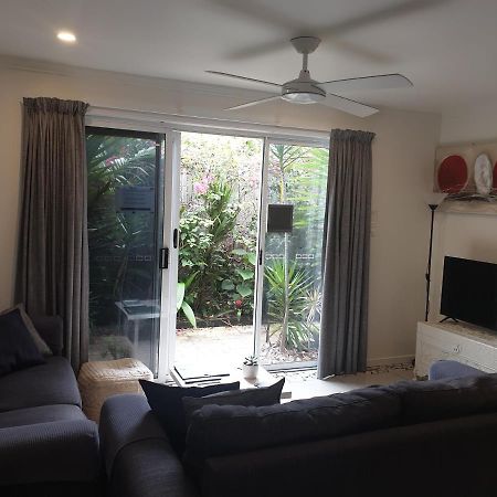 Pet Friendly & Spacious Two Bedroom Guest Unit Caloundra Ngoại thất bức ảnh