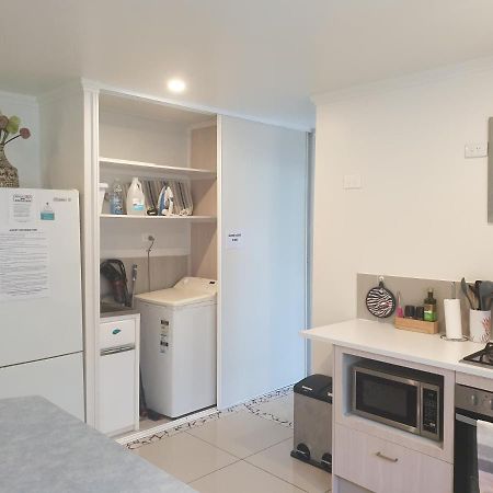 Pet Friendly & Spacious Two Bedroom Guest Unit Caloundra Ngoại thất bức ảnh
