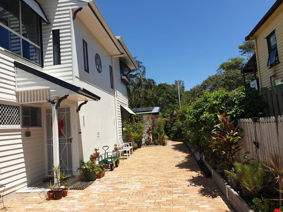 Pet Friendly & Spacious Two Bedroom Guest Unit Caloundra Ngoại thất bức ảnh