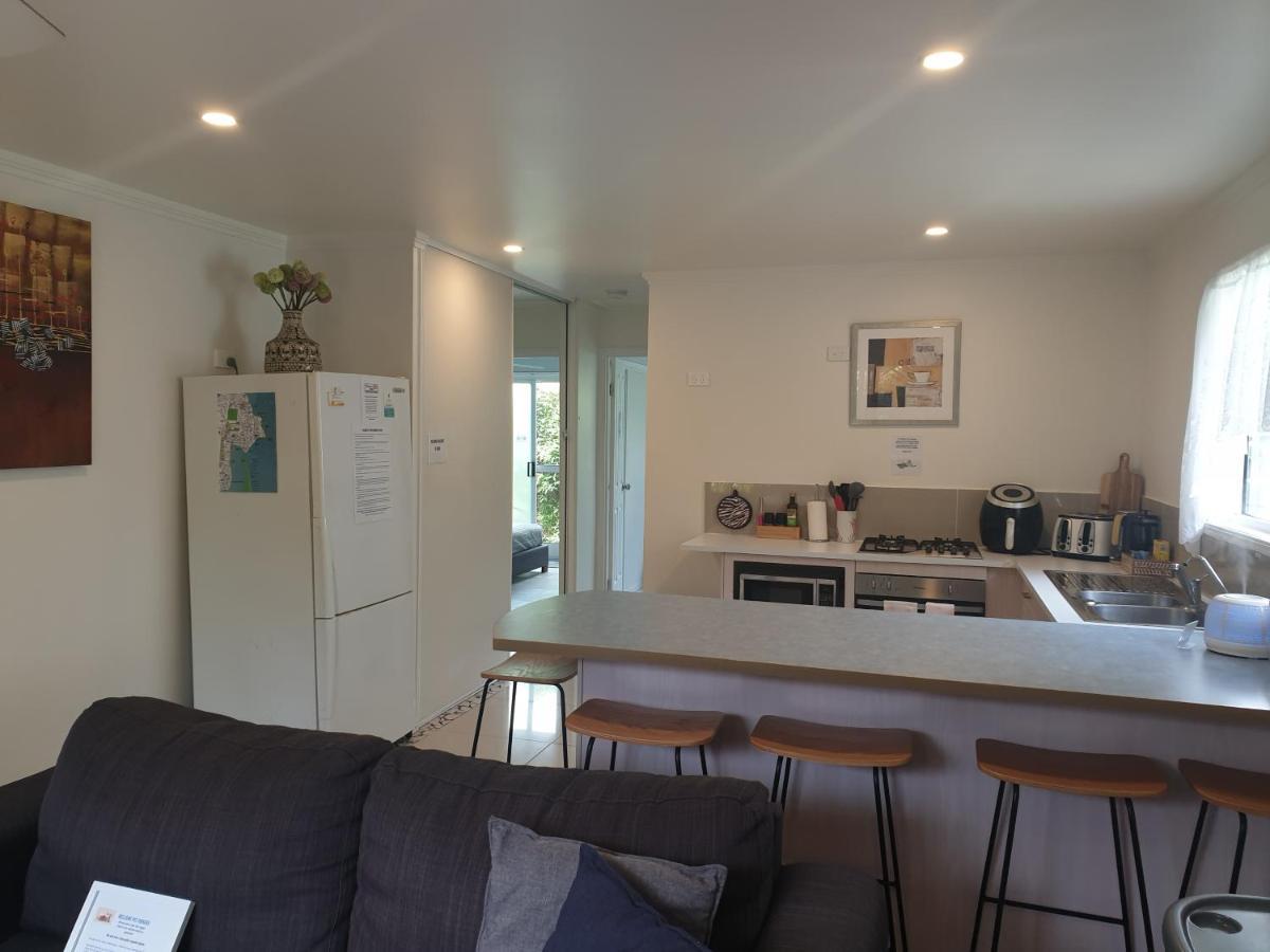 Pet Friendly & Spacious Two Bedroom Guest Unit Caloundra Ngoại thất bức ảnh