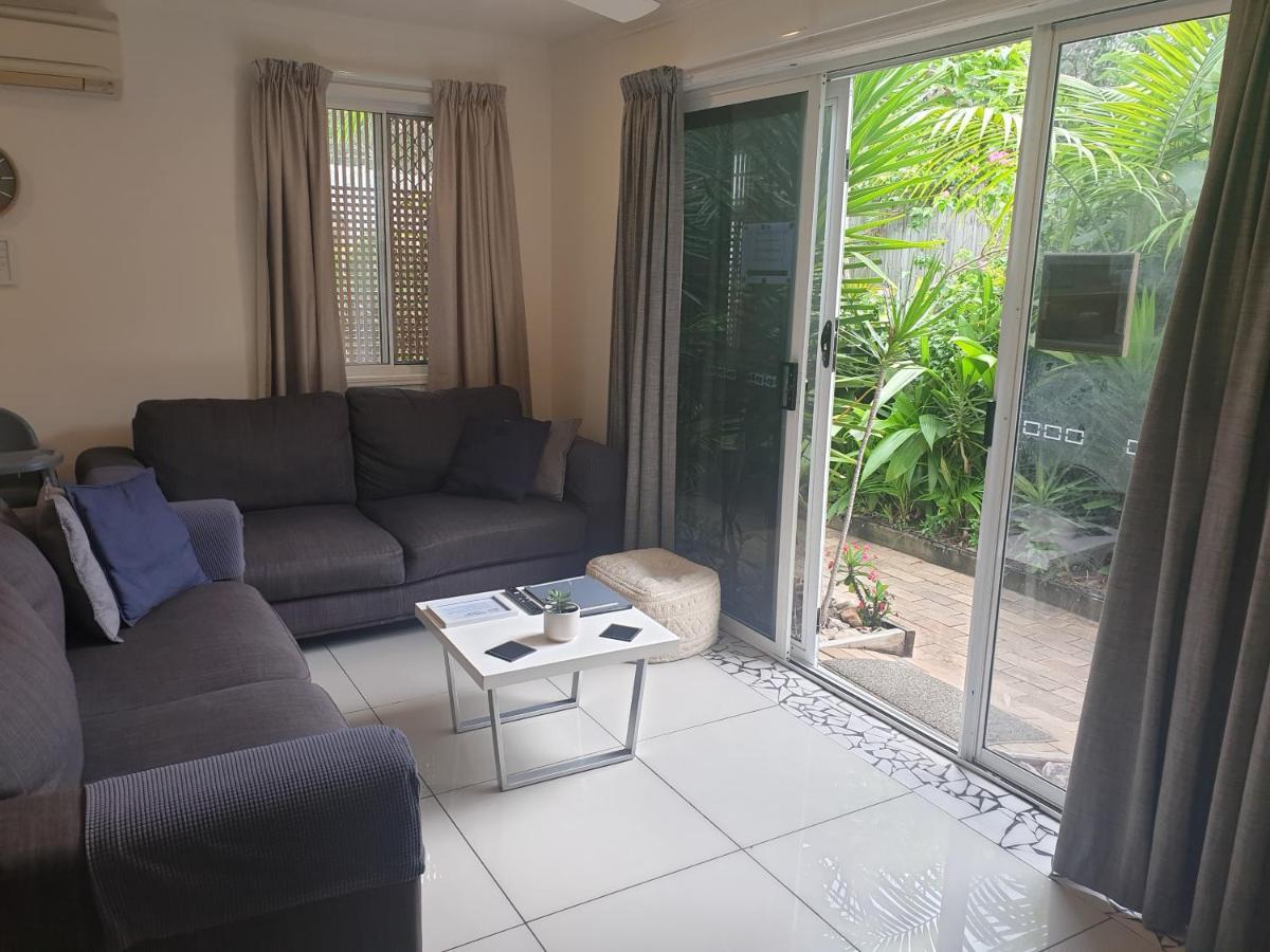 Pet Friendly & Spacious Two Bedroom Guest Unit Caloundra Ngoại thất bức ảnh
