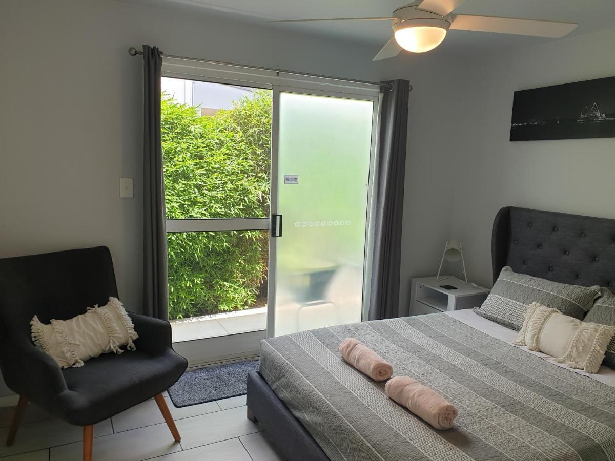 Pet Friendly & Spacious Two Bedroom Guest Unit Caloundra Ngoại thất bức ảnh