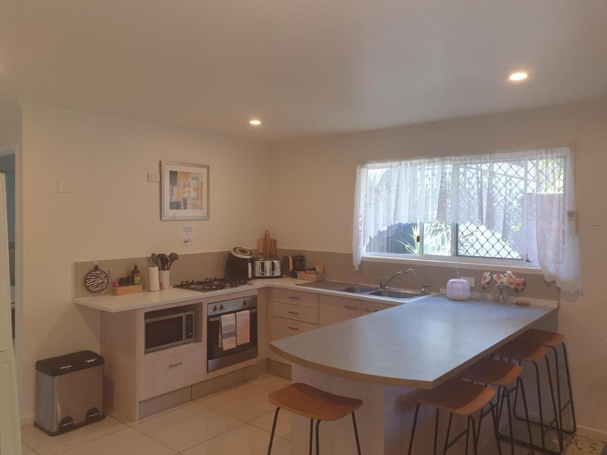 Pet Friendly & Spacious Two Bedroom Guest Unit Caloundra Ngoại thất bức ảnh